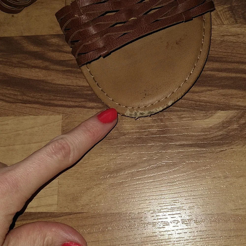 Universal Thread Sandals - Picture 4 of 5